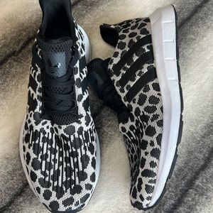 Adidas Originals Swift Run Raw White Core Black Leopard Athletic Running Sneaker